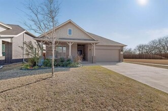 Building Photo - 625 Hogan Dr