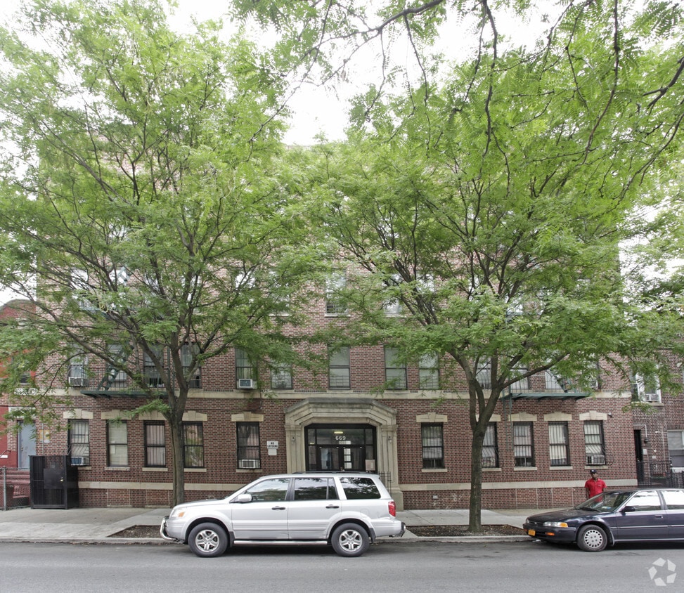 Building Photo - 669 Ralph Ave