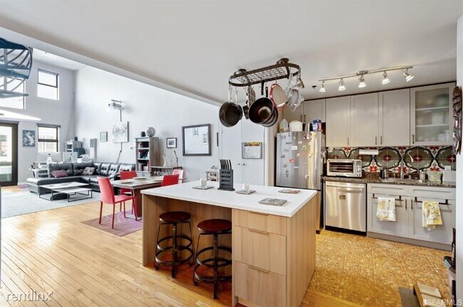 Building Photo - 1 br, 1 bath Condo - 50 Lucerne St 11 Unit 11