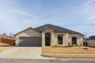 Building Photo - 124 Mesa Dr