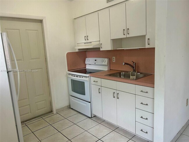 Foto del edificio - 1011 NW 33rd Ave