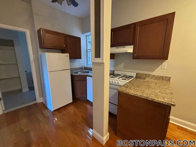 Foto del edificio - 1189 Commonwealth Ave