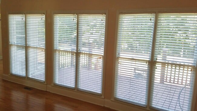 Building Photo - 1150 Lavista Rd