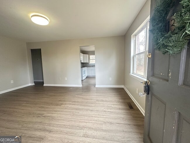 Foto del edificio - 1131 White Oak Dr