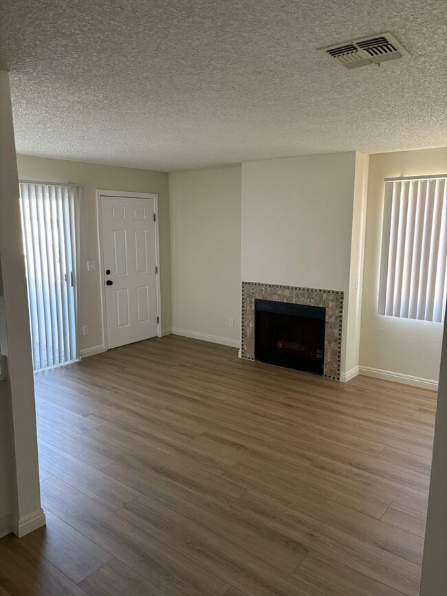 Building Photo - 16748 Hoskins Lane