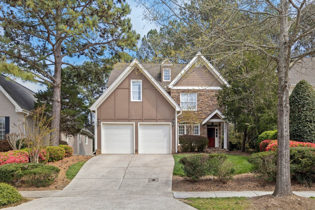 Primary Photo - Stunning Heritage Home