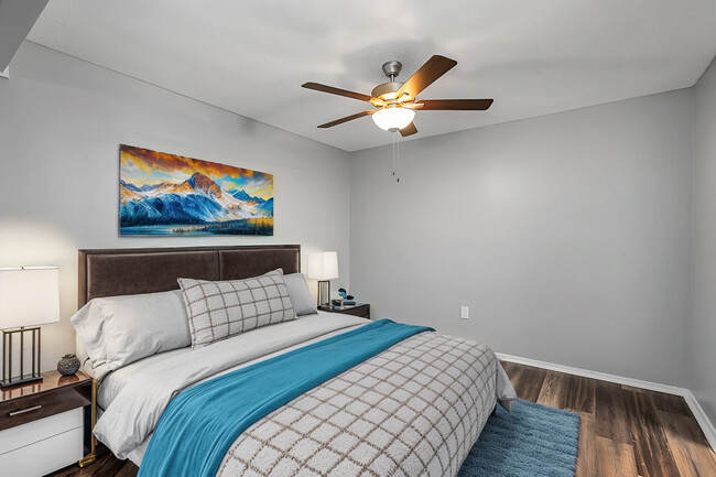 Building Photo - Lifestyle on Golf Links