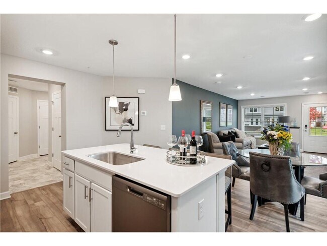 Foto del edificio - 3 br, 3 bath House - 876x Parkington Avenu...