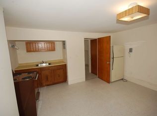 Primary Photo - 35 Oak St