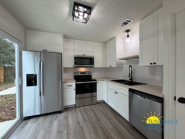 Foto del edificio - Newly Renovated 3-Bedroom Home in Hidden Trails – Fort Walton Beach!