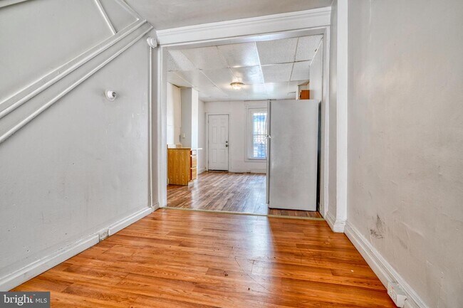 Building Photo - 817 N Streeper St