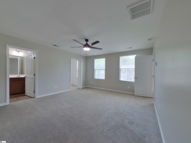 Foto del edificio - 114 Portchester Ln