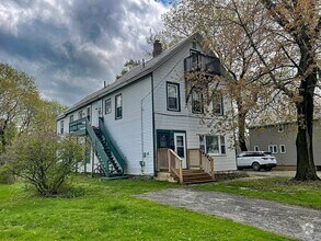 Building Photo - 42 Jackson Ave