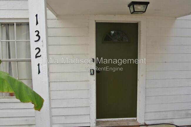 Building Photo - 1321 E 38th St