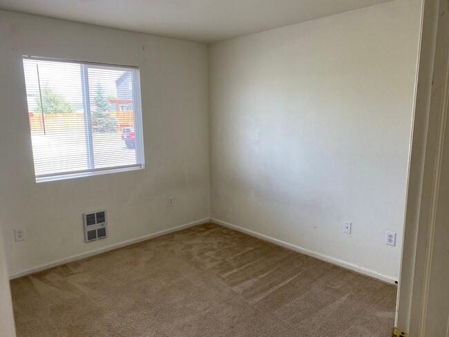 Bedroom - 1113 Arnold St