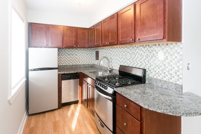Foto del edificio - 432 Elm Pl