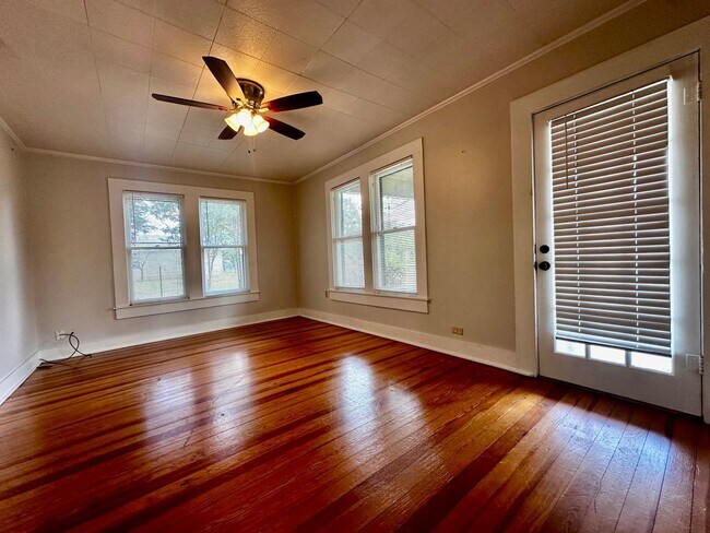 Building Photo - Cozy 3/2 in Kerrville