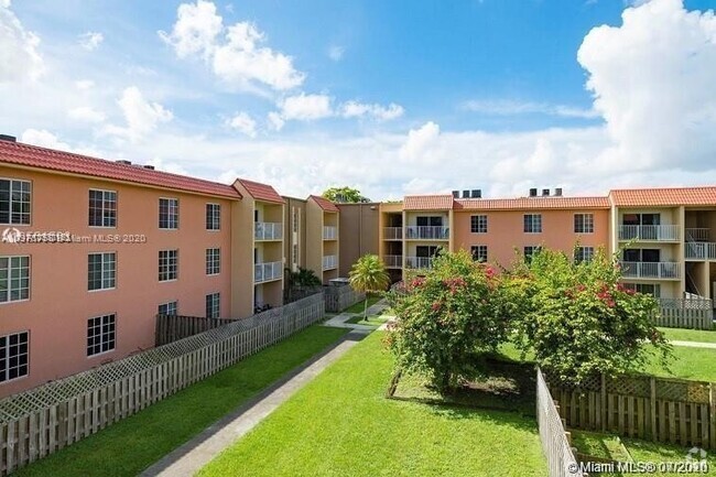 Building Photo - 5020 NW 79th Ave