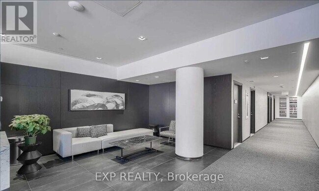 Building Photo - 203-1203 College St