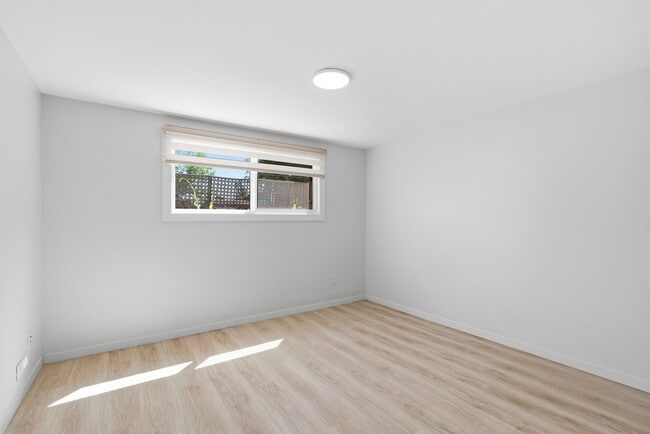 Building Photo - 364 Sabrina Bay SW