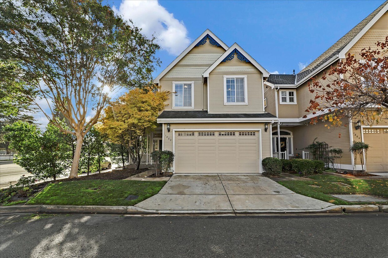 Primary Photo - 1802 Henning Pl