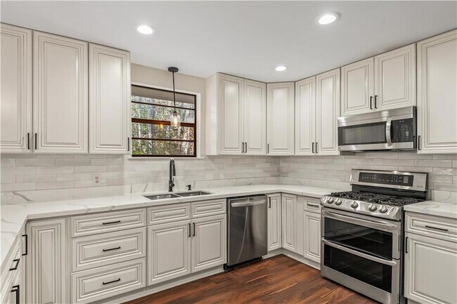 Foto del edificio - 72420 Bullard St