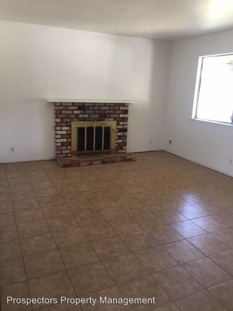 Building Photo - 4 br, 2 bath House - 820 Welburn Ave