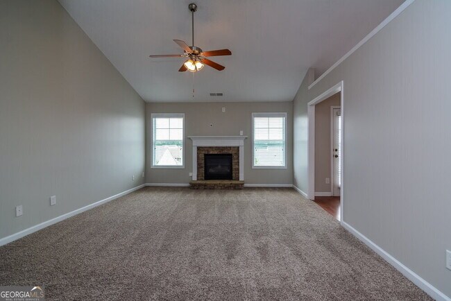 Foto del edificio - 3896 Pine Village Pl