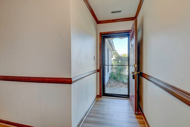 Foto del edificio - 2204 Spring Run Ct