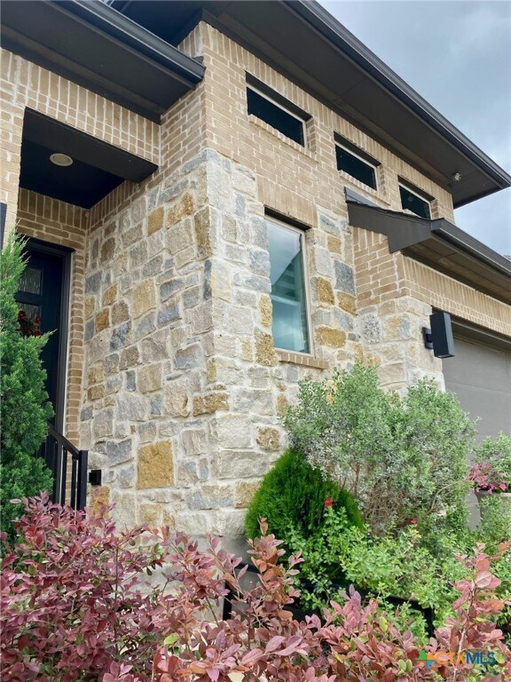 Building Photo - 429 Juana Wy