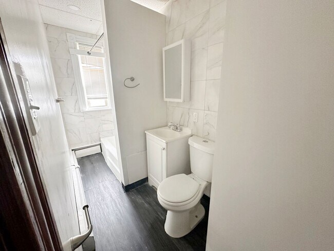 Foto del edificio - 218-222 Laurel Street