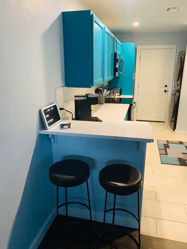Foto del edificio - 815 E Lindsey St