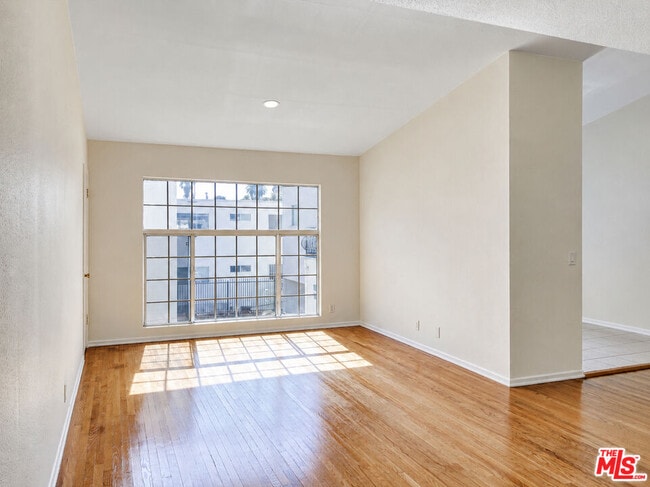 Building Photo - 4841 W 18th St