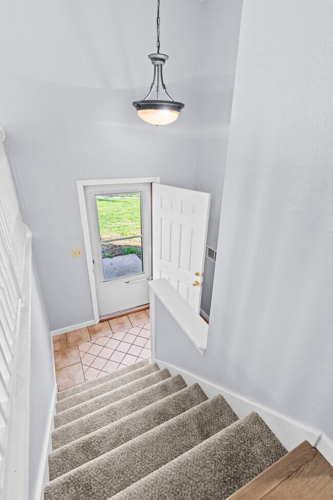 Foto del edificio - 204 Saxon Dr