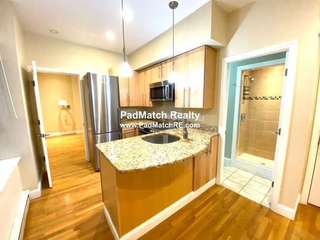 Kitchen - 328 Commercial St