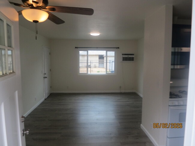 Building Photo - 2123 Alsace Ave