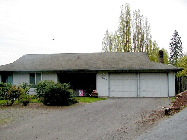 Photo - 1307 NW 119th St House