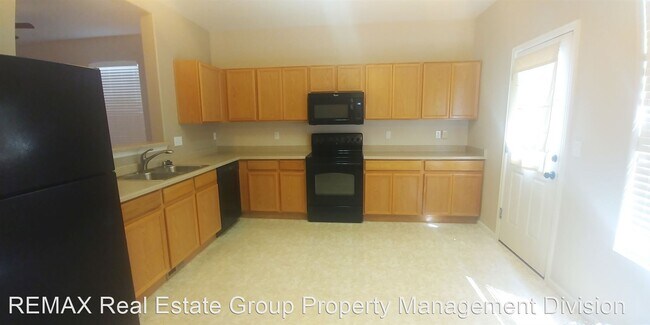 Building Photo - 3 br, 2.5 bath House - 7848 Sandy Springs ...