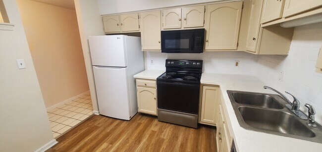 Foto del edificio - 432 Westridge Dr