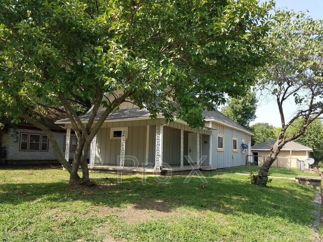 Foto del edificio - 502 W 9th St