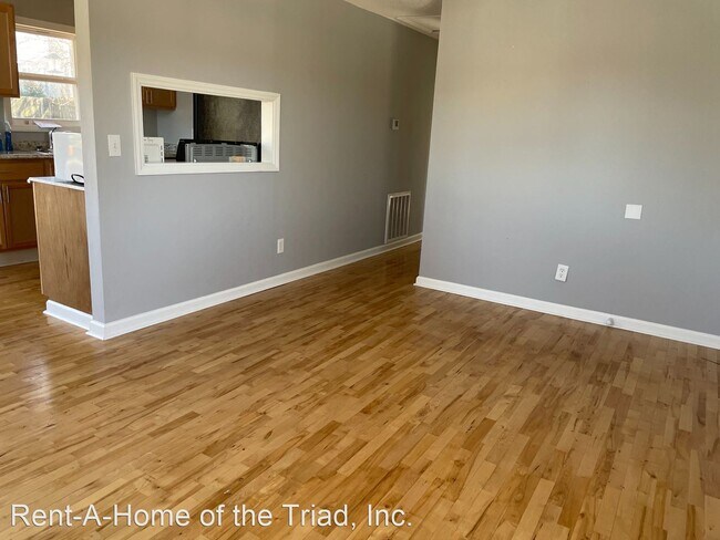 Foto del edificio - 3 br, 1 bath House - 818 Waugh Street