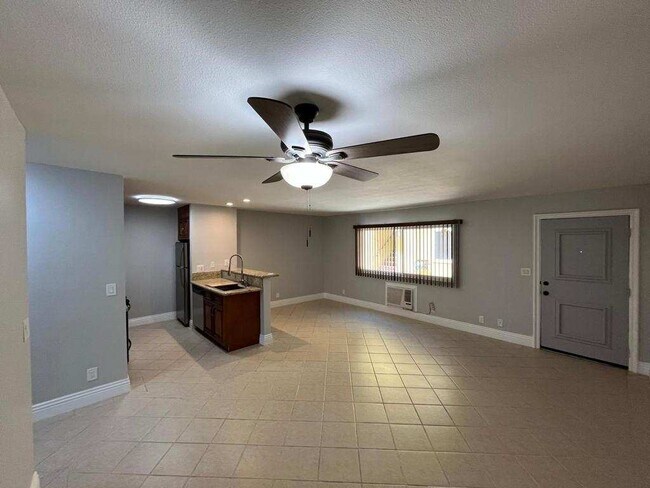 Foto del edificio - 5513 Fulcher Ave