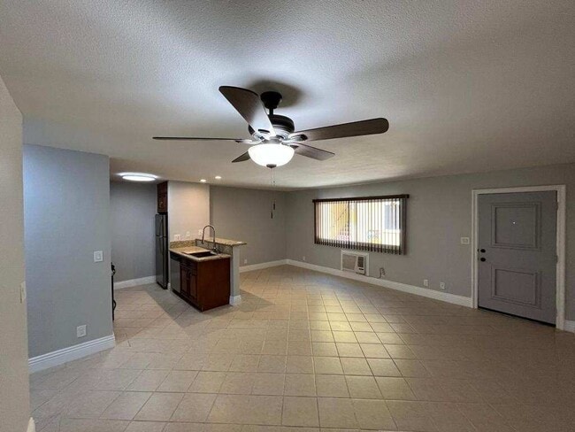 Building Photo - 5513 Fulcher Ave