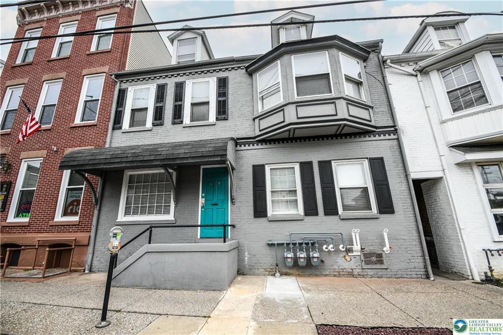 Foto principal - 459 Linden St