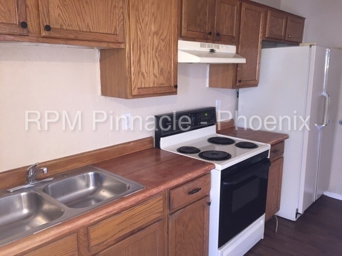 Primary Photo - 1209 S 14th Ave