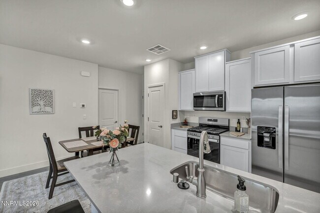 Foto del edificio - 1634 Icelandic Wy