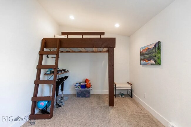 Foto del edificio - Incredible 5Bed, 2.5Bath home on 4 Acres with an ADU in Manhattan School District. Livestock allo...
