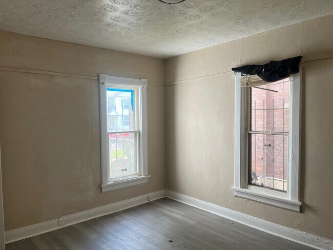 Building Photo - 21 Grosvenor Ave