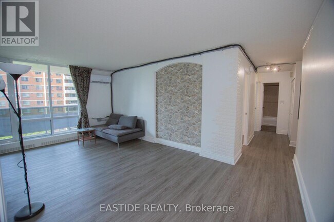 Photo du bâtiment - 1250-1250 Bridletowne Cir