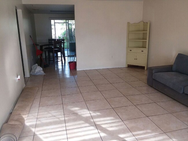 Foto del edificio - 4903 24th St W